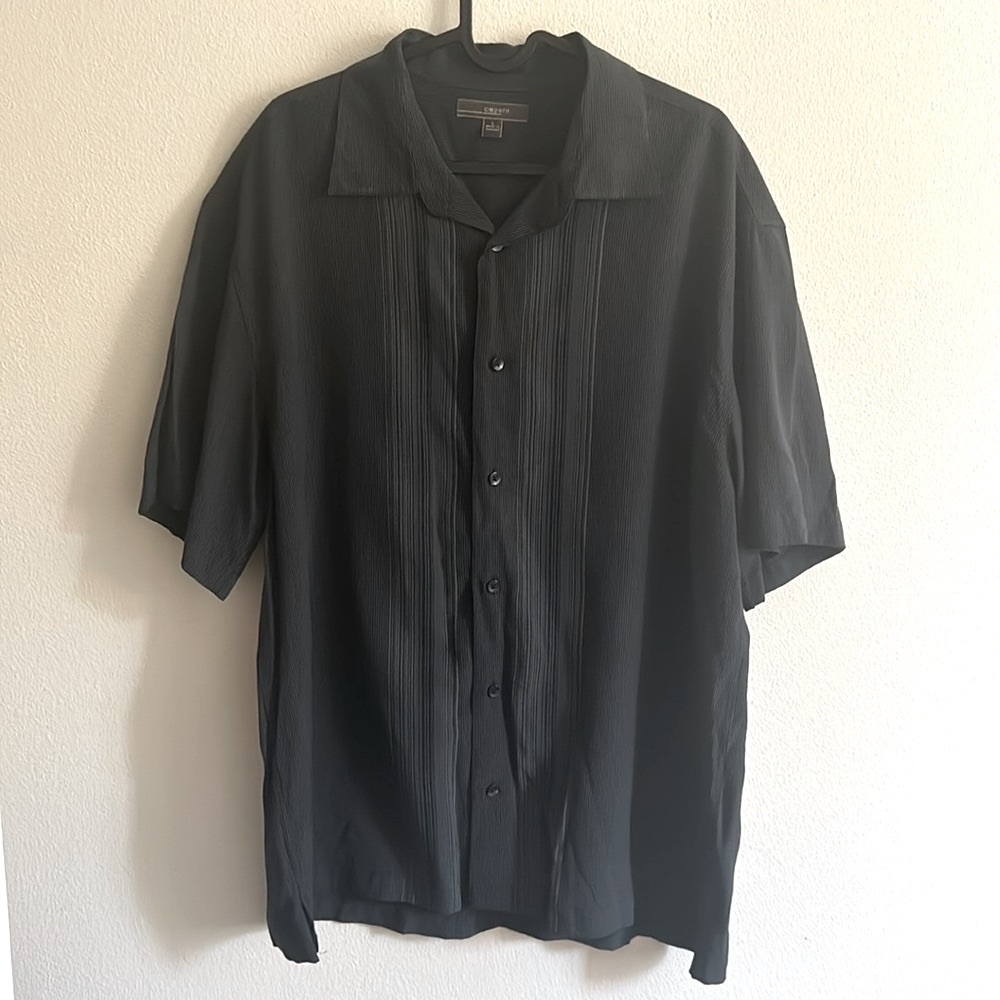 Excellent Condition Cezani Men's Short Sleeve Button Grey Stripe Shirt..Size:L